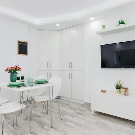 Summerland Charming Apartment Arona  Exterior foto