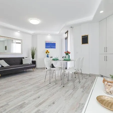 Summerland Charming Apartment Arona  Exterior foto